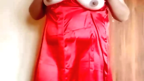 Amateur chick masturbates on cam while riding cock