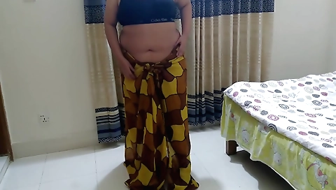 Indian hottie fucked while being on top in amateur clip